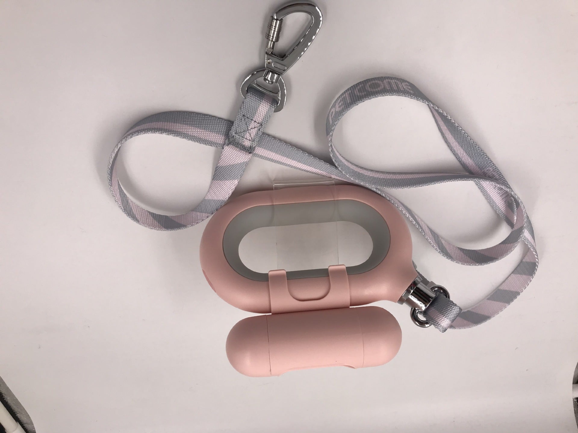 Automatic retractable pet tractor